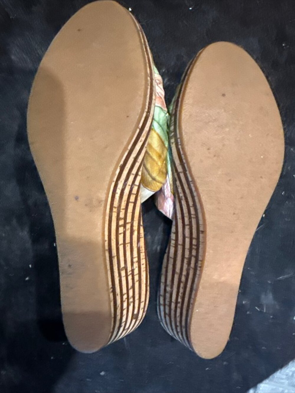 Vintage Salvatore Ferragamo Green Yellow Kitten Heels 6B - Picture 6 of 6